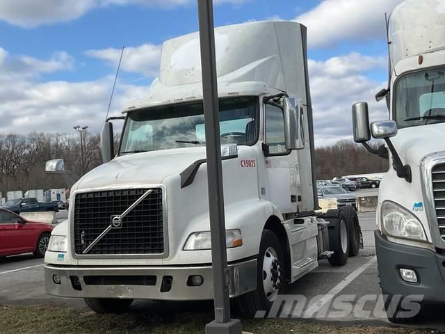 Volvo VNM Camiones tractor