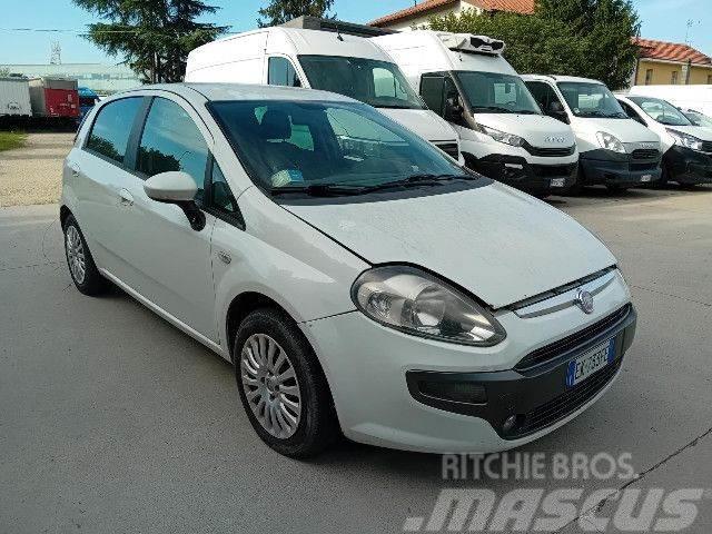 Fiat PUNTO Vehículos de caha cerrada