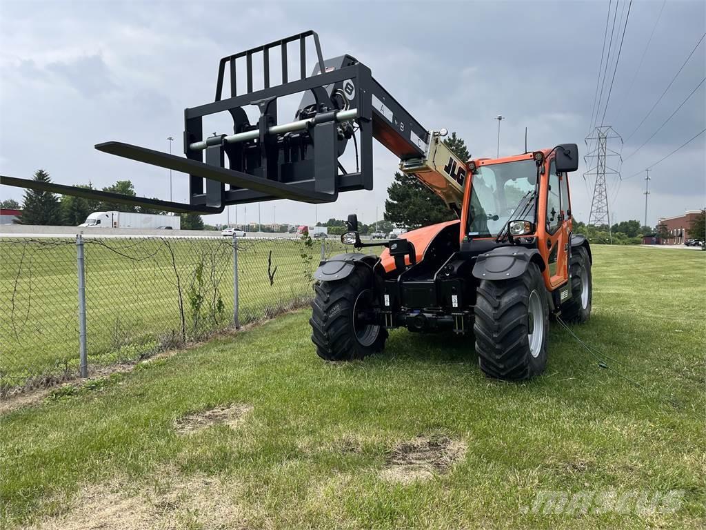 JLG AG823 Carretillas telescópicas