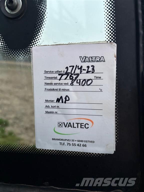 Valtra T234D SmartTouch Twin-track Tractores