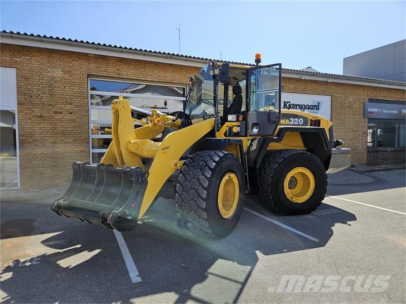 Komatsu WA320-5H Cargadoras sobre ruedas