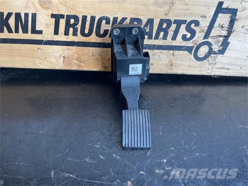 Mercedes-Benz MERCEDES SPEEDER PEDAL A9603000004 Otros componentes