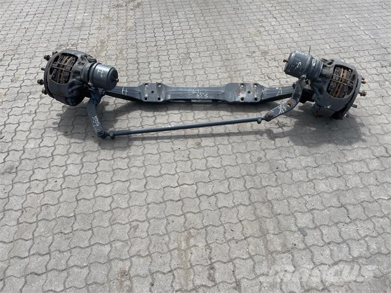 Mercedes-Benz MERCEDES TRAILING AXLE A0003900300 Ejes