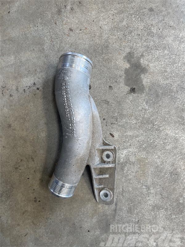 Mercedes-Benz MERCEDES COOLER PIPE A9605010102 Radiadores