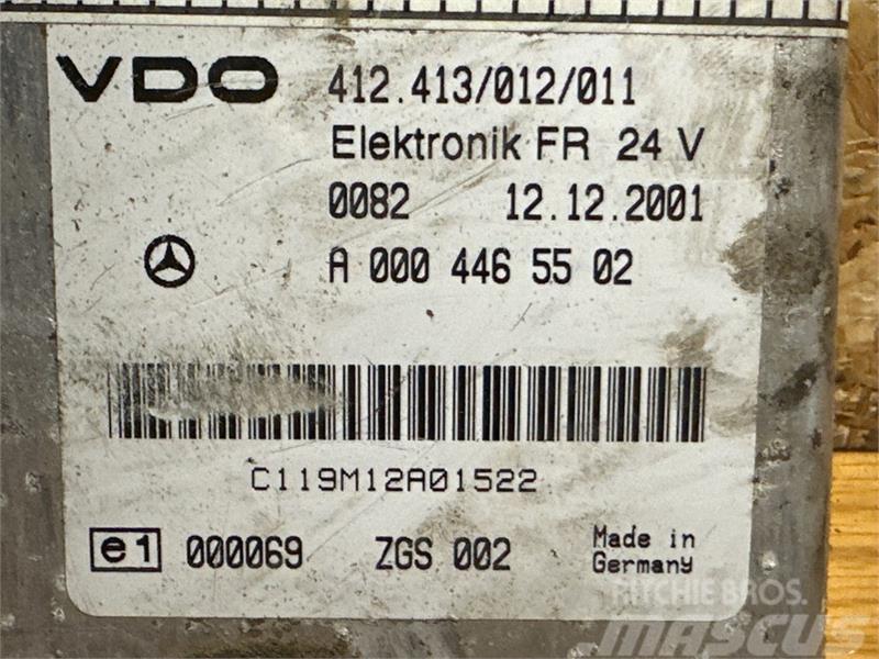 Mercedes-Benz MERCEDES ECU ZGS A0004465502 Componentes electrónicos