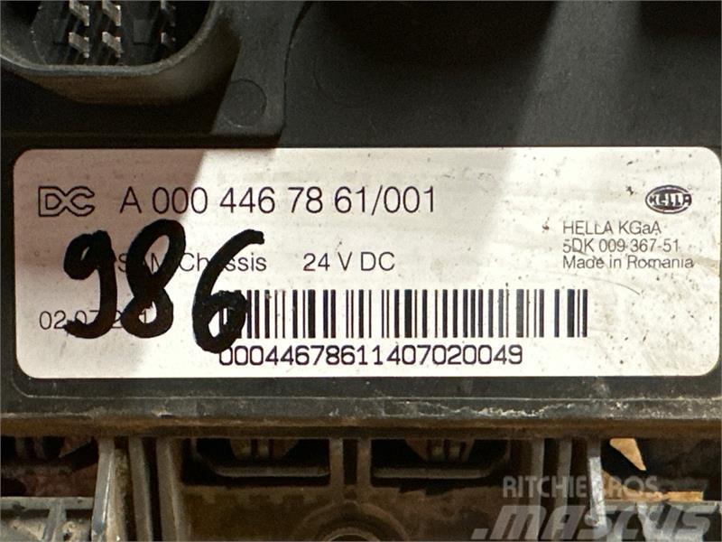 Mercedes-Benz MERCEDES ECU SAM A0004467861 Componentes electrónicos