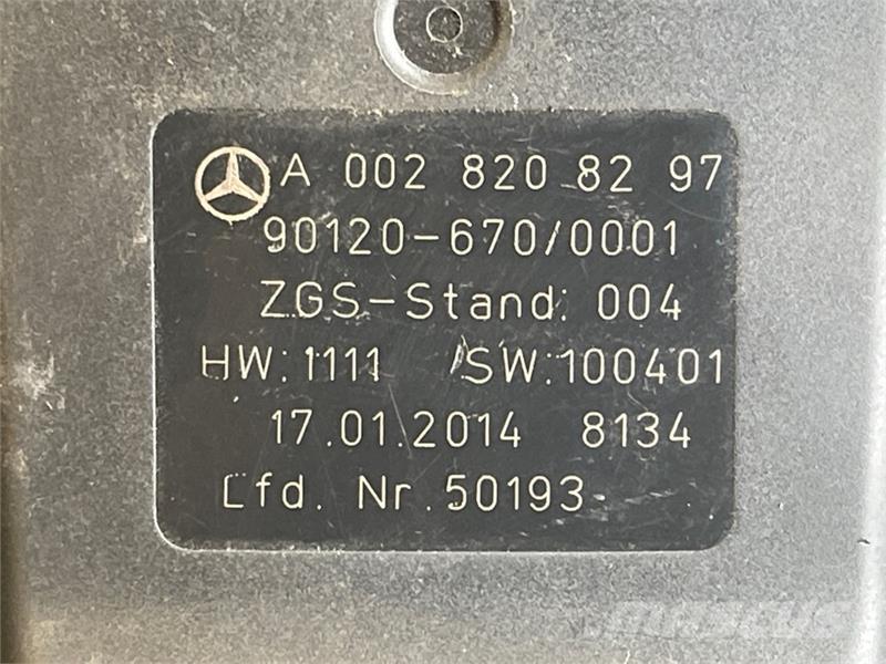 Mercedes-Benz MERCEDES REMOTE MODULE A0028208297 Otros componentes