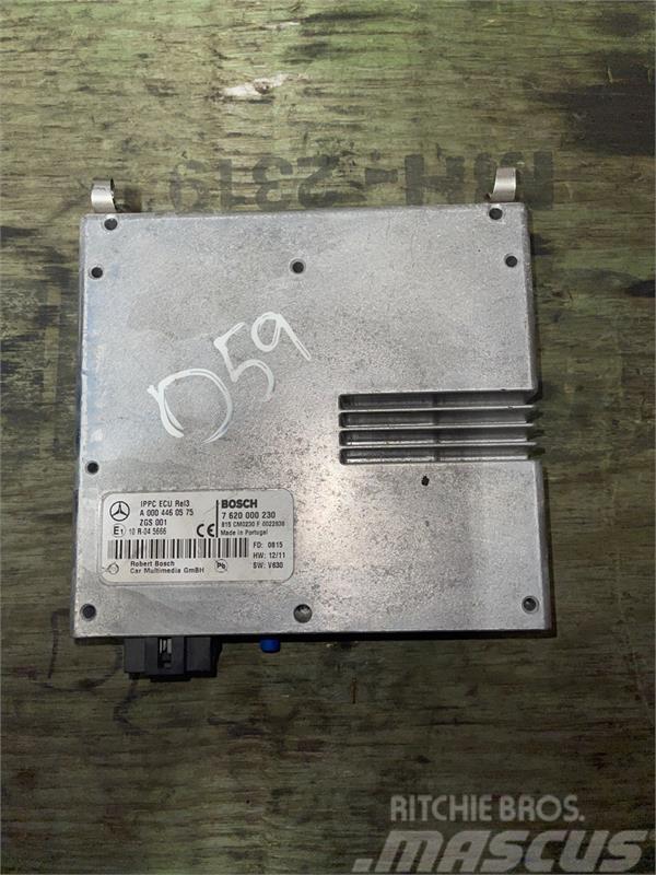 Mercedes-Benz MERCEDES IPPC ECU A0004460575 Componentes electrónicos