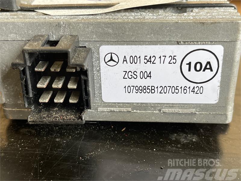 Mercedes-Benz MERCEDES ECU ZGS 004 A0015421725 Componentes electrónicos