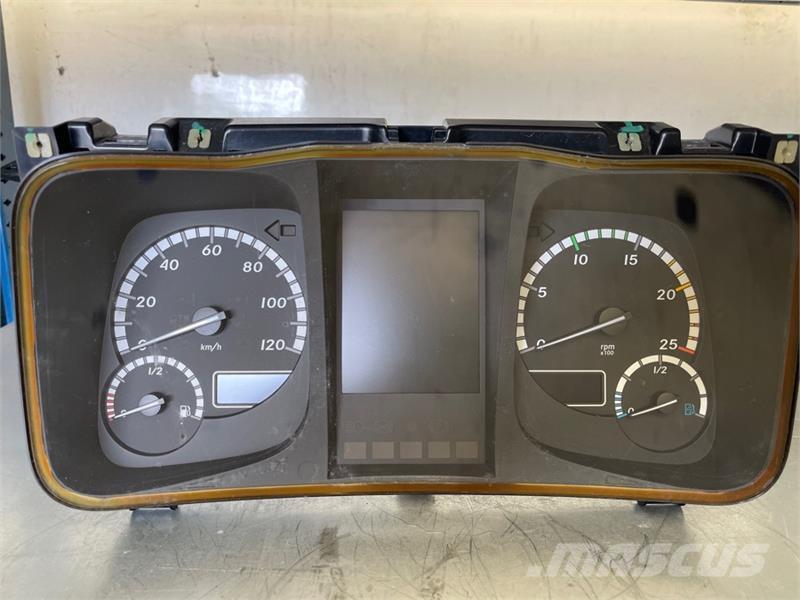 Mercedes-Benz MERCEDES COMBI INSTRUMENT A9614462421 Otros componentes