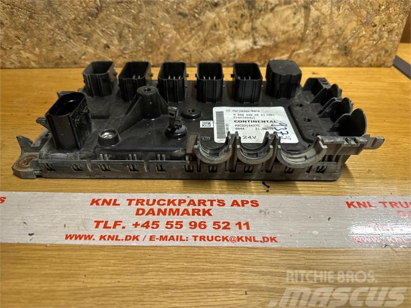 Mercedes-Benz MERCEDES ECU MODULE A0004462661 Componentes electrónicos