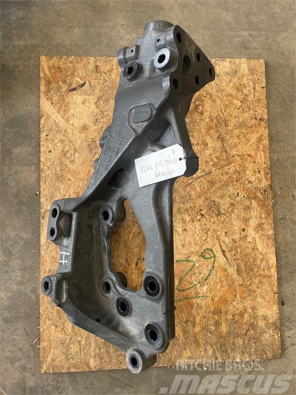 Mercedes-Benz MERCEDES FRONT FRAME A9613173428 Chasís