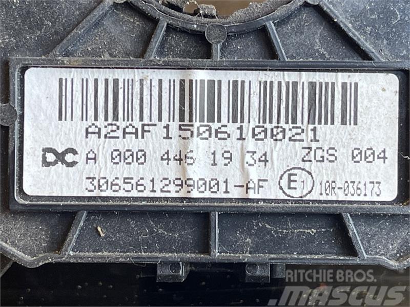 Mercedes-Benz MERCEDES STEERING SENSOR A0004461934 Otros componentes