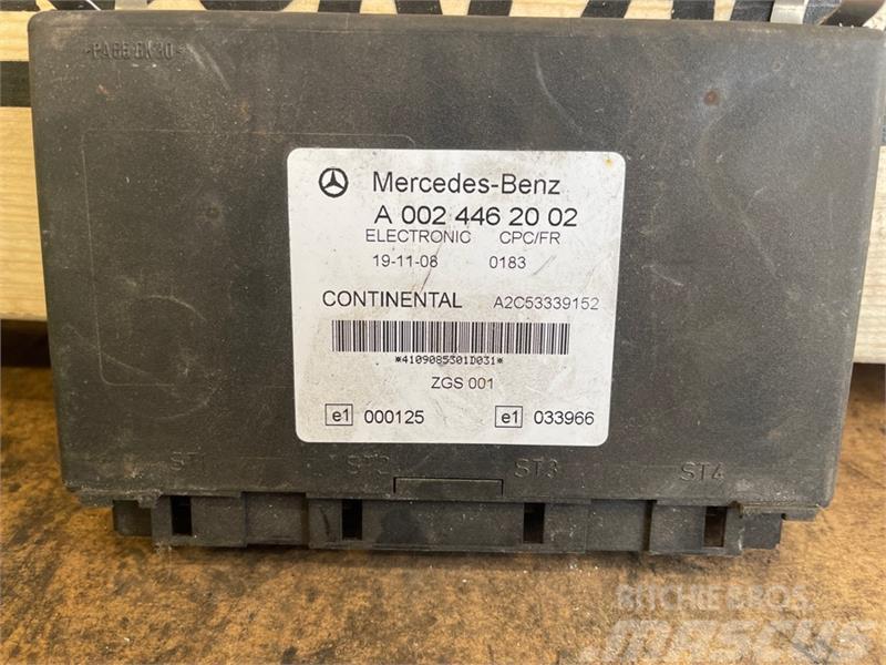 Mercedes-Benz MERCEDES ECI ZGS CPC FR A0024462002 Componentes electrónicos