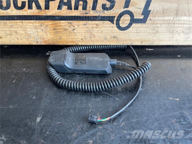 Mercedes-Benz MERCEDES REMOTE MODULE A0028208297 Otros componentes