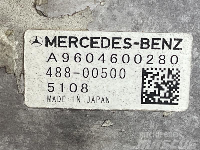 Mercedes-Benz MERCEDES HYDRAULIC PUMP A9604600280 Hidráulicos