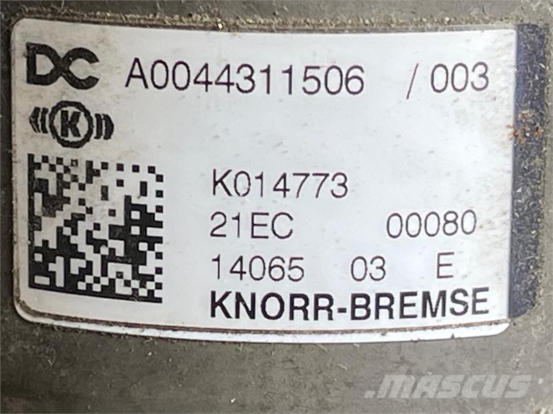 Mercedes-Benz MERCEDES BRAKE VALVE A0044311506 Radiadores