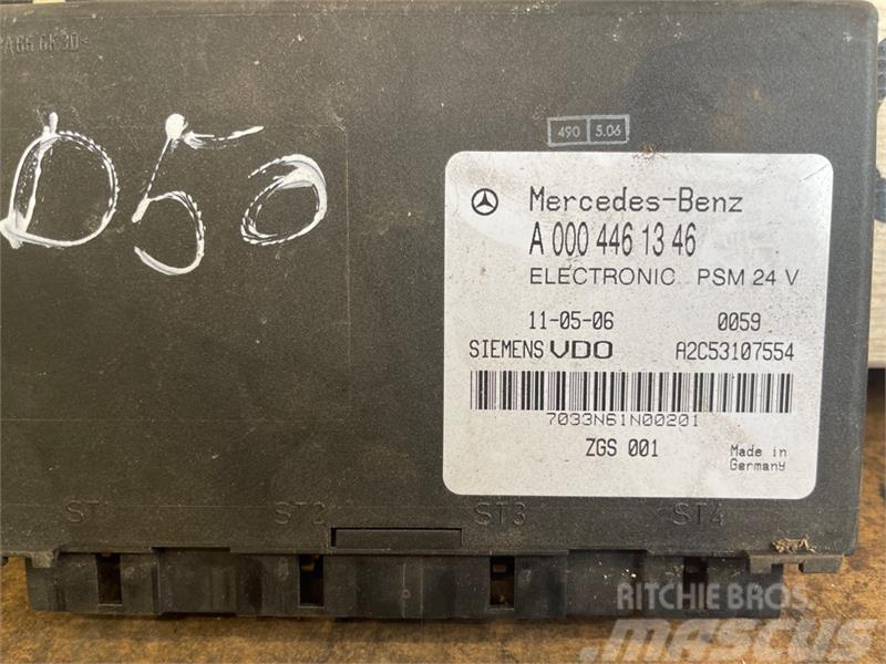 Mercedes-Benz MERCEDES ECU ZGS A0004461346 Componentes electrónicos