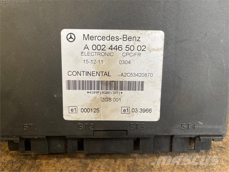 Mercedes-Benz MERCEDES ECU ZGS CPC FR A0024465002 Componentes electrónicos