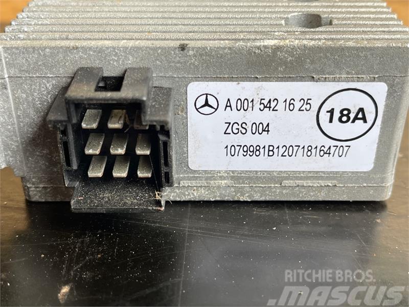 Mercedes-Benz MERCEDES ECU ZGS 004 A0015421625 Componentes electrónicos