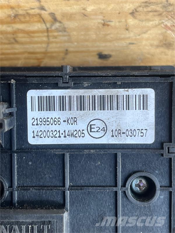 Renault  ECU 7421995066 Otros componentes