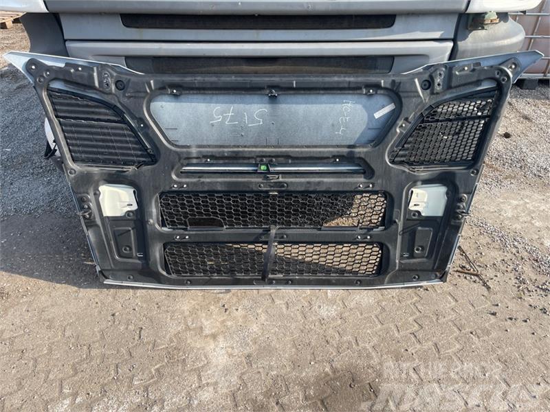 Scania  COMPLETE UPPER FRONT GRILL R SERIE Otros componentes