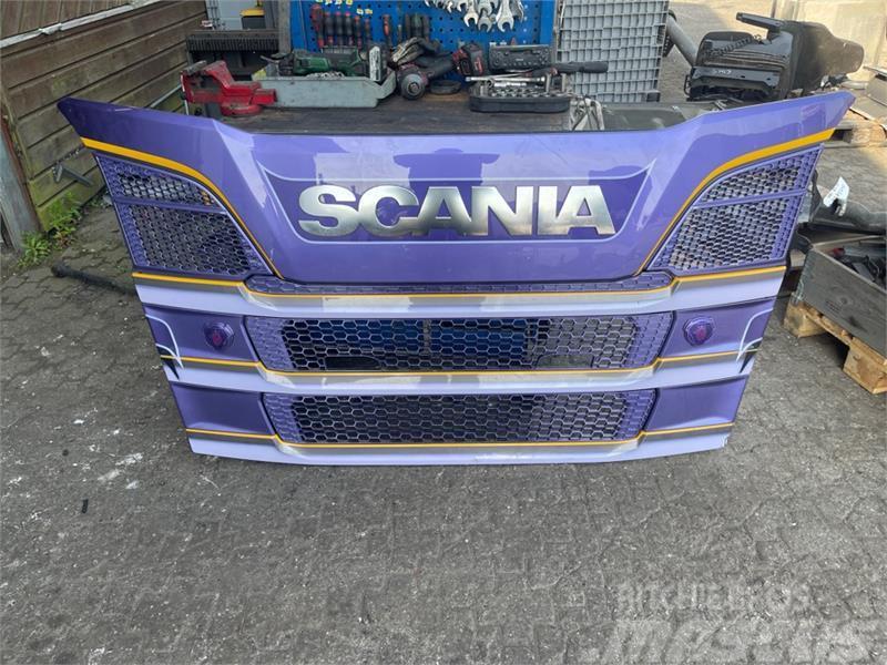 Scania  COMPLETE UPPER FRONT GRILL R SERIE Otros componentes