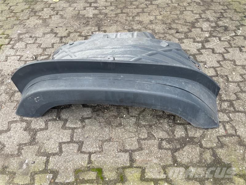 Scania  MUDGUARD 2599546 RH Chasís