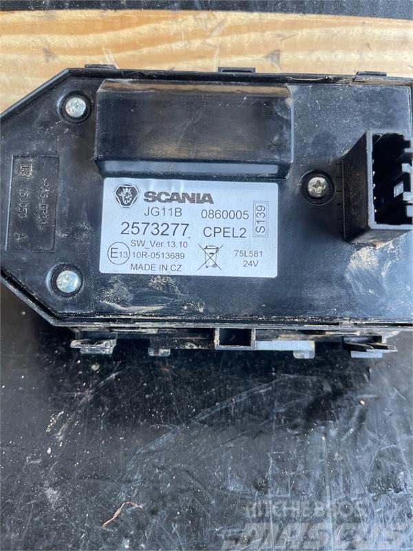 Scania  SWITCH CONTROL UNIT 2573277 Otros componentes