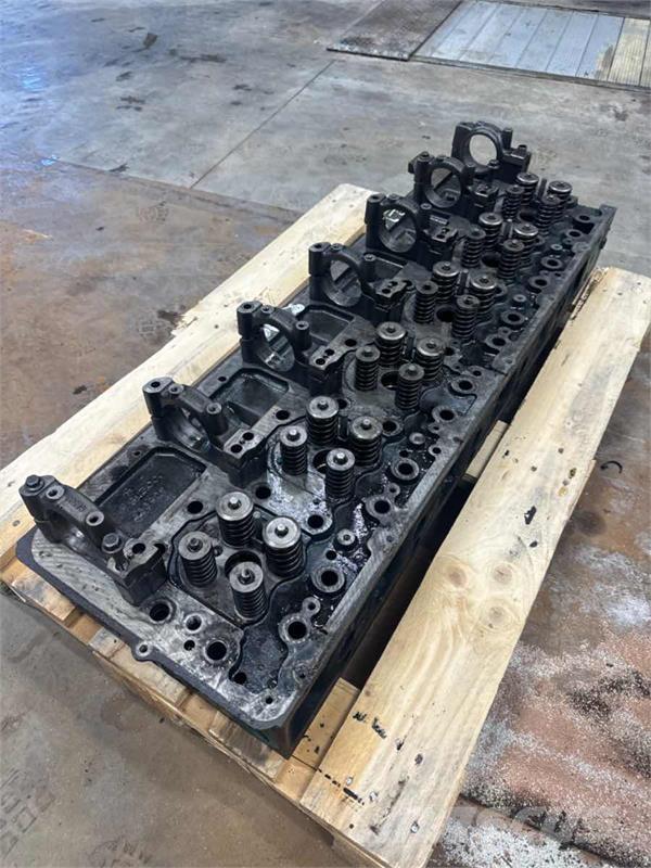 Volvo  CYLINDERHEAD D16 22184000 Motores