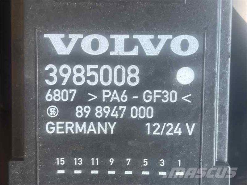 Volvo  ECU 3985008 Componentes electrónicos