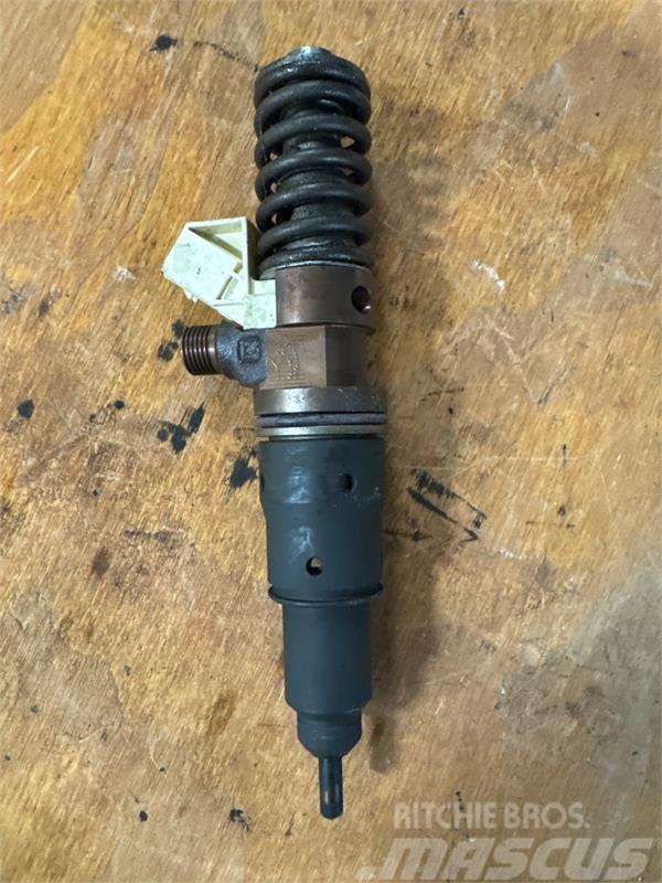 Volvo  INJECTOR 22374644 Otros componentes