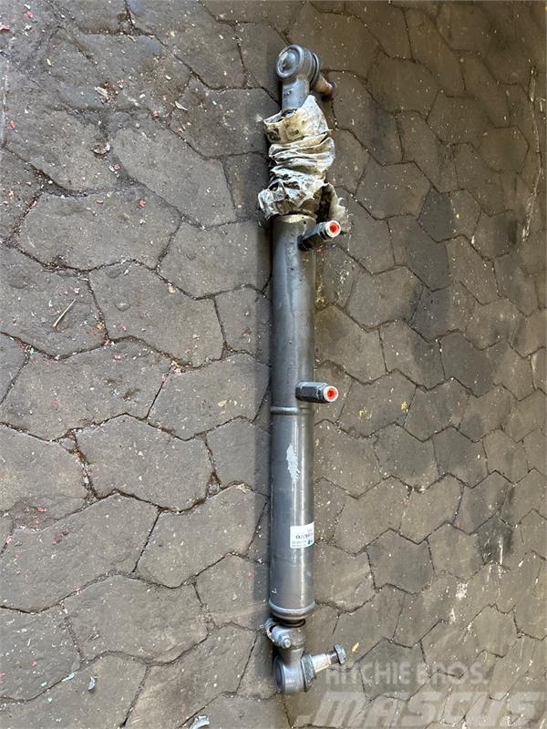 Volvo  STEERING CYLINDER 22208050 Otros componentes