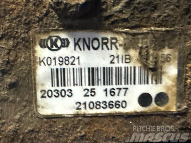 Volvo  VALVE 21083660 Radiadores