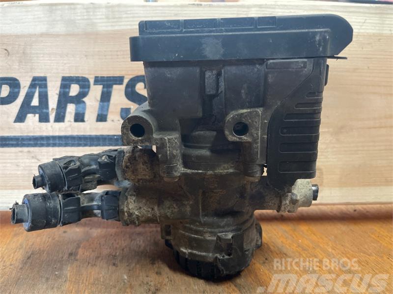 Volvo  VALVE  21114974 Radiadores