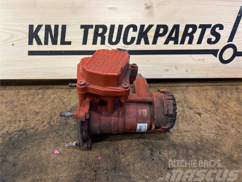 Volvo  VALVE 21114977 Radiadores