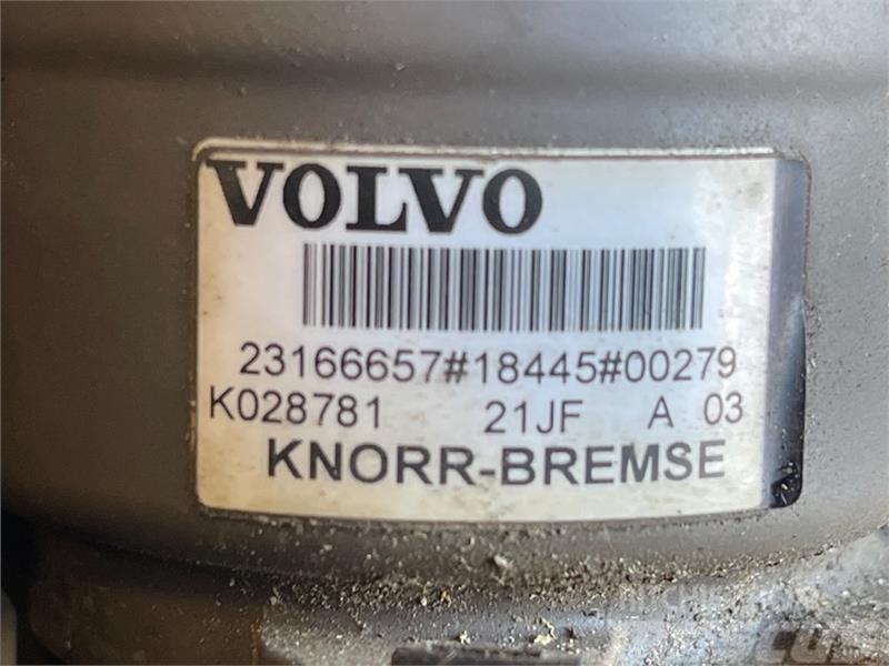 Volvo  VALVE 21114977 Radiadores