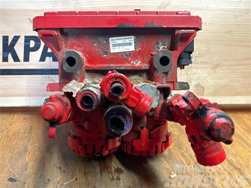 Volvo  VALVE 21122035 Radiadores