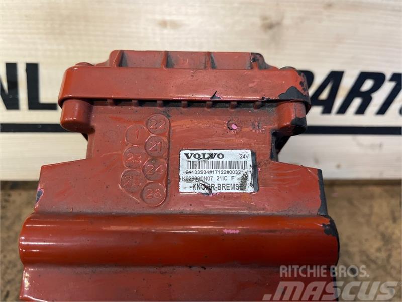 Volvo  VALVE 21133934 Radiadores