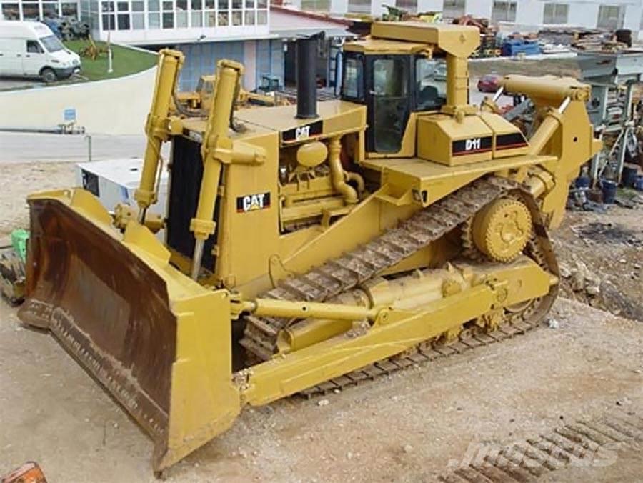 CAT D10 Buldozer sobre oruga