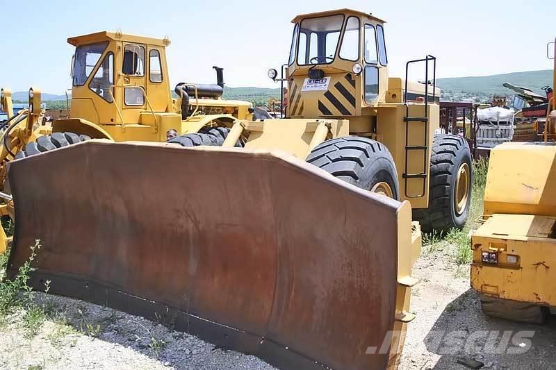 Michigan 2803 Buldozer sobre ruedas