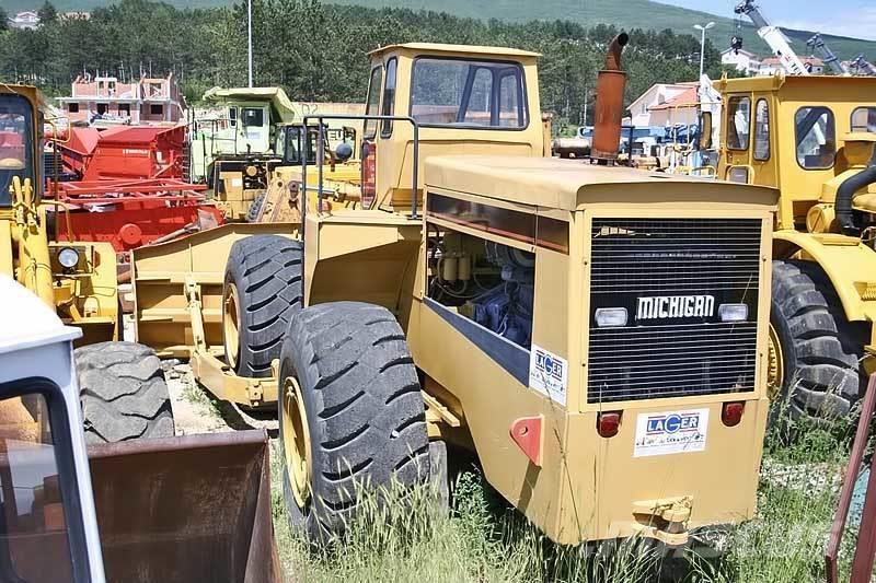 Michigan 2803 Buldozer sobre ruedas