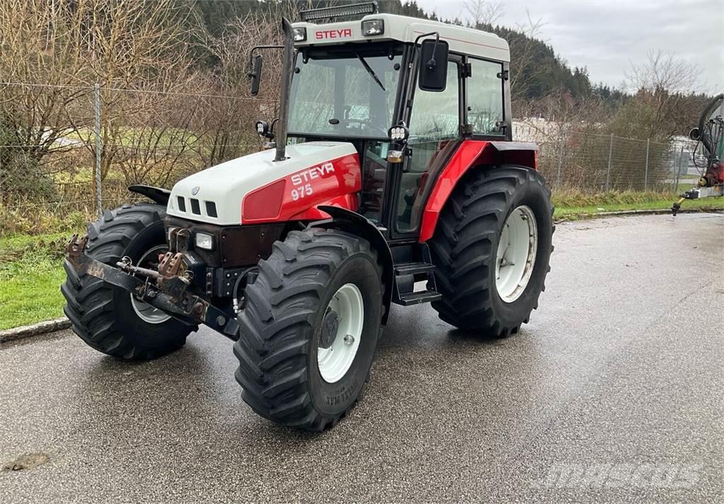 Steyr 975 Tractores