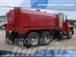 Mack R690ST Camiones cisterna