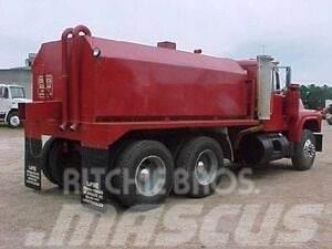 Mack R690ST Camiones cisterna