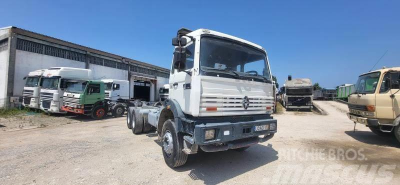 Renault G300 Camiones con chasís y cabina