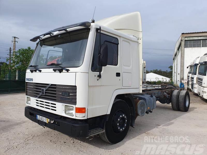 Volvo FL7 Camiones con chasís y cabina