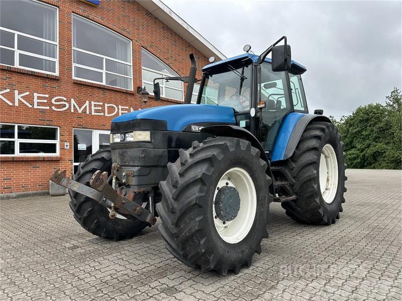 New Holland 8560 Tractores