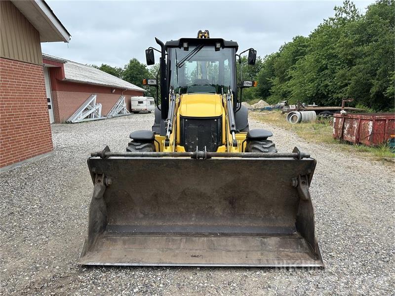 New Holland B110C Retrocargadoras