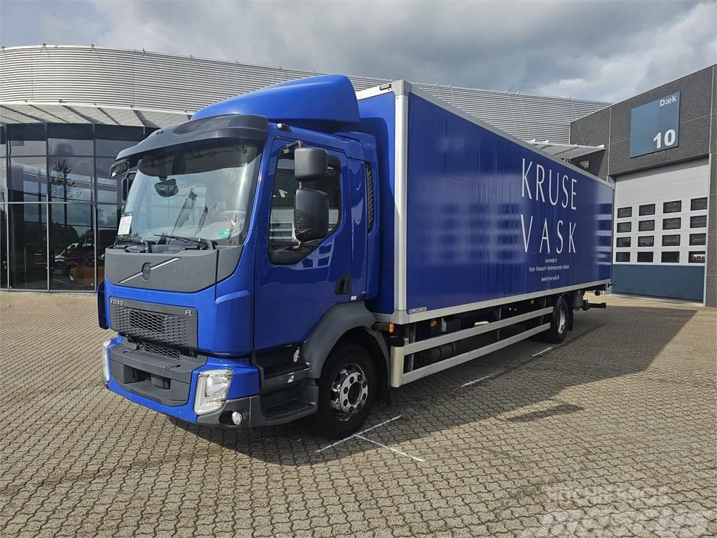 Volvo FL240 Camiones con caja de remolque